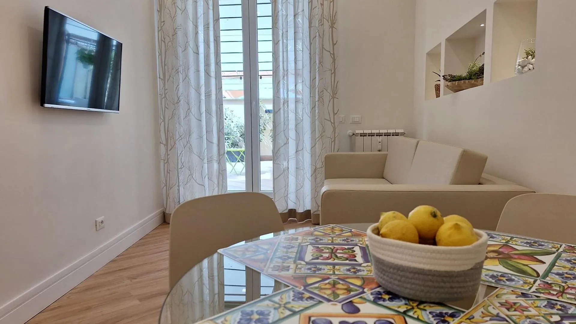 Peaceful 2 Bedrooms With Patio, Near Metro A Rome
