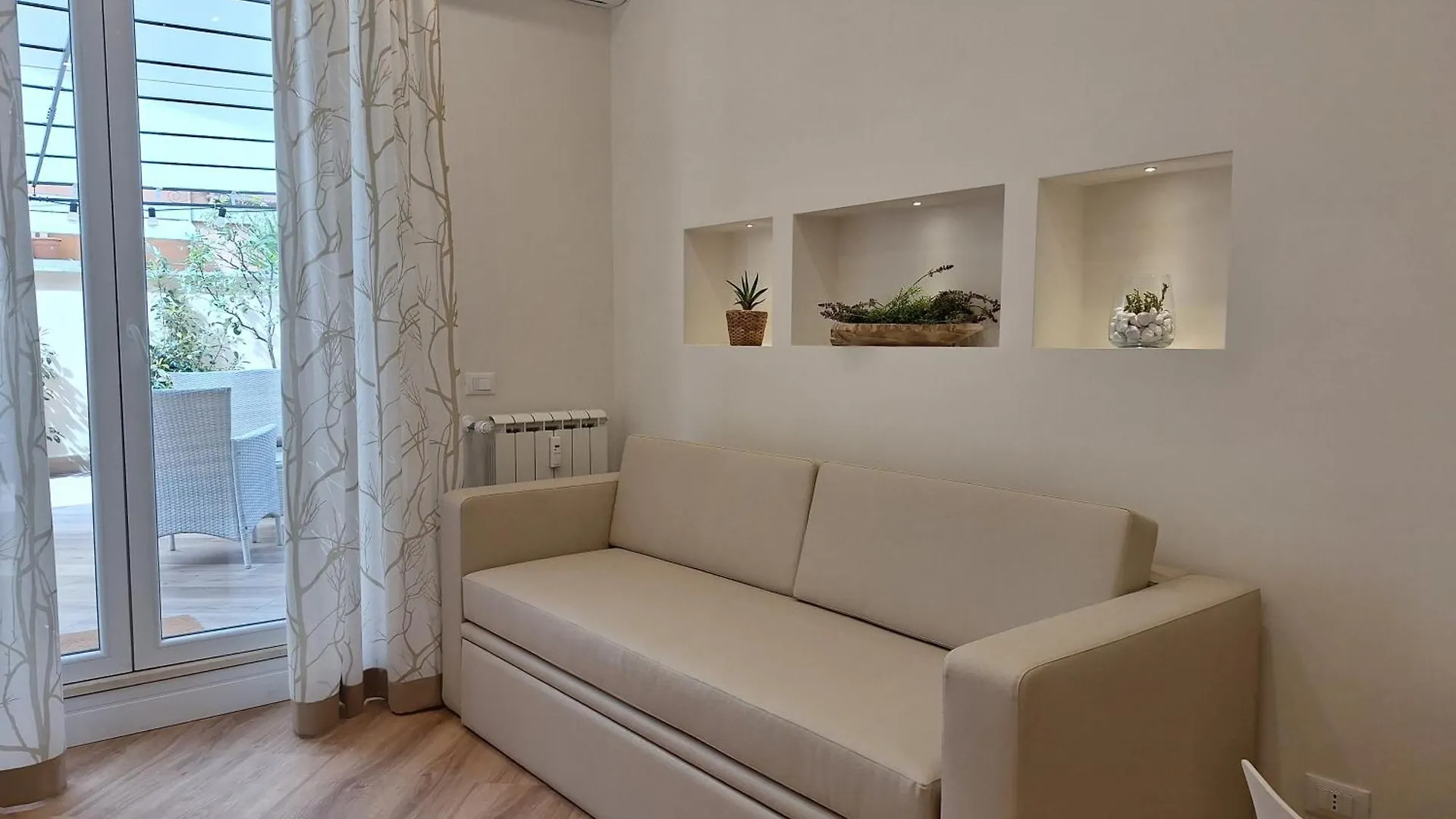 Peaceful 2 Bedrooms With Patio, Near Metro A Rome Apartment