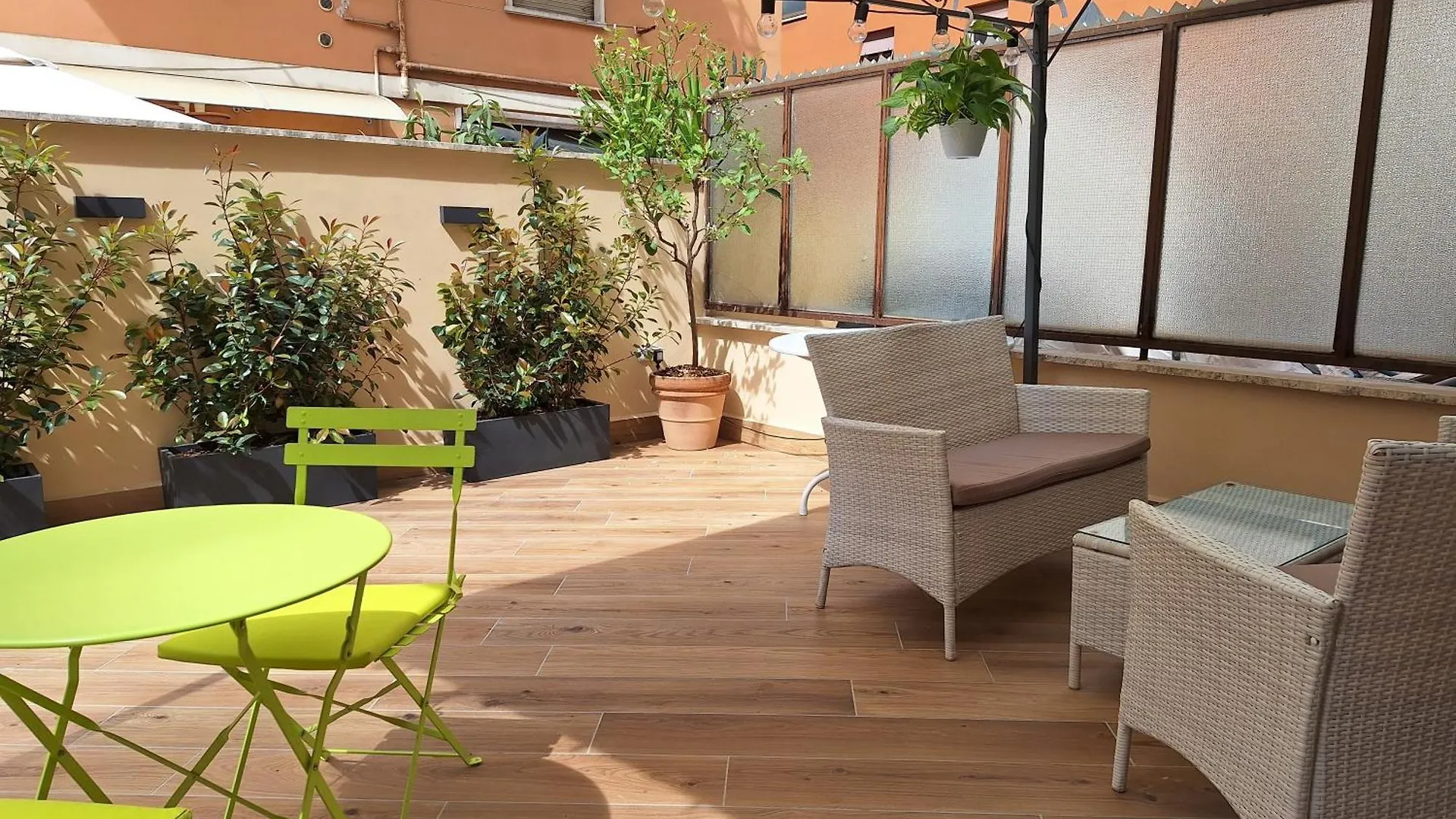 Apartment Peaceful 2 Bedrooms With Patio, Near Metro A Rome