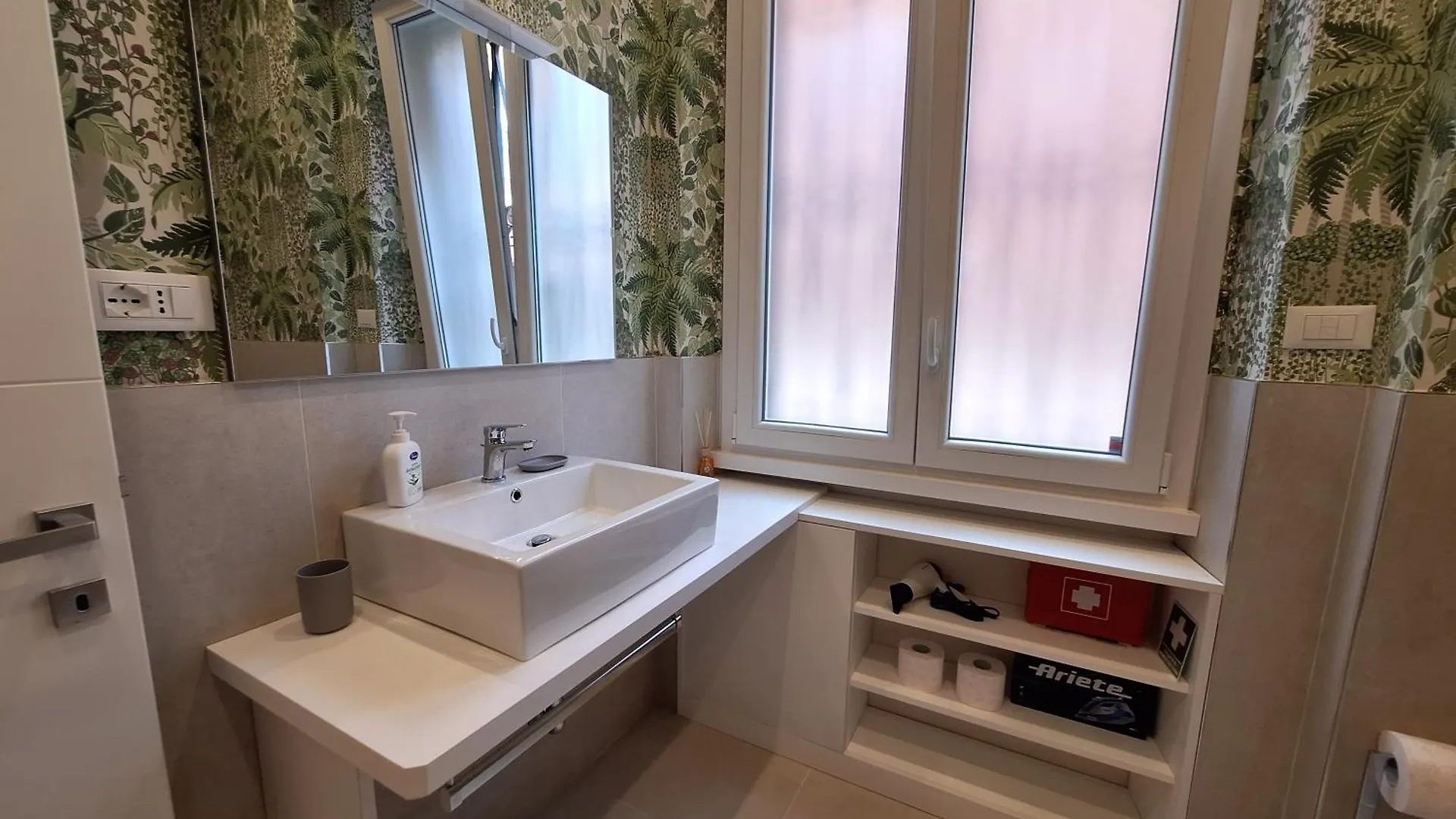 Apartment Peaceful 2 Bedrooms With Patio, Near Metro A Rome Italy