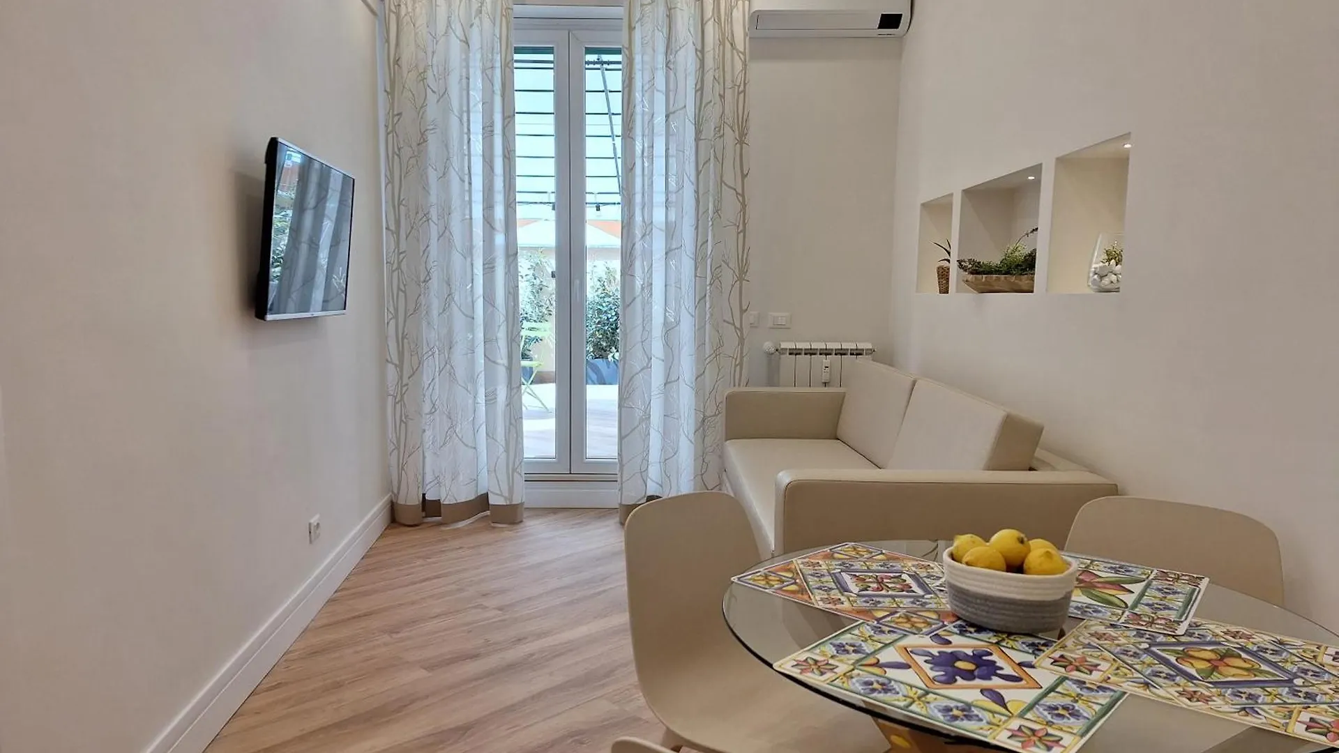 Peaceful 2 Bedrooms With Patio, Near Metro A Rome