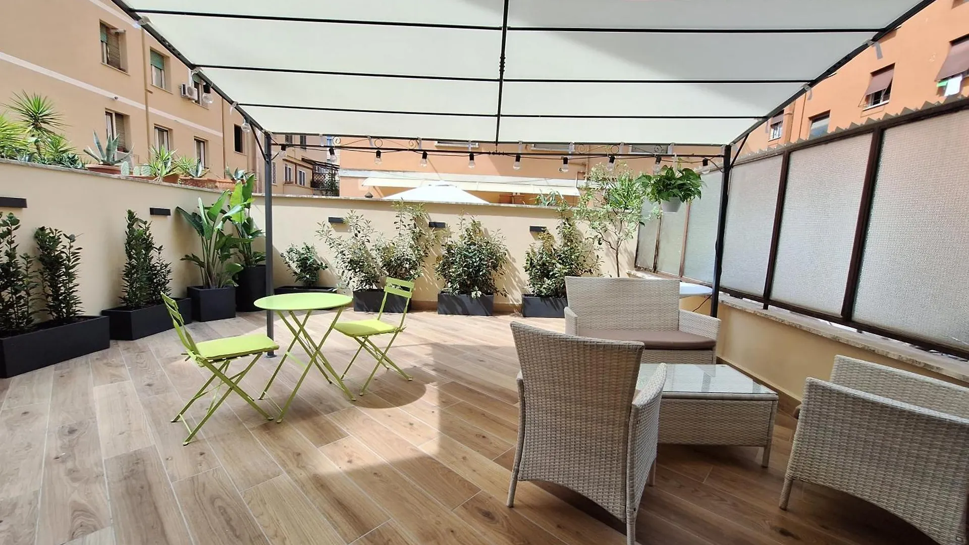 Peaceful 2 Bedrooms With Patio, Near Metro A Rome Apartment