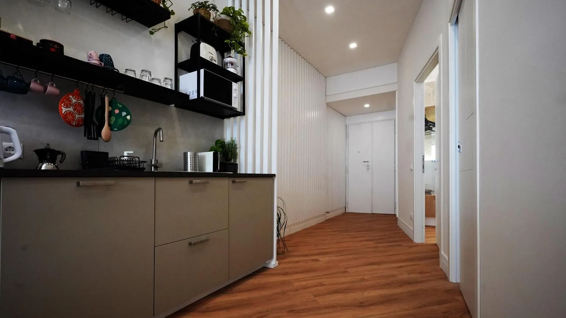 Apartment Peaceful 2 Bedrooms With Patio, Near Metro A Rome