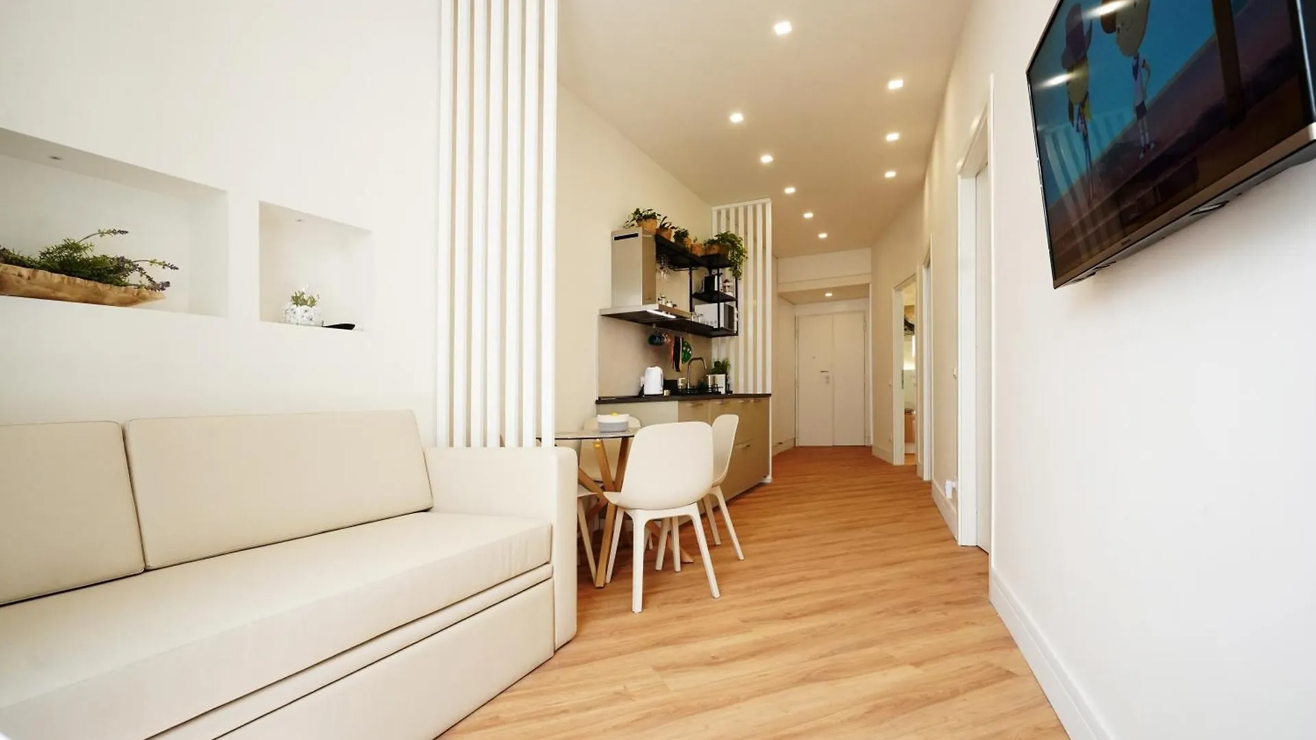 Peaceful 2 Bedrooms With Patio, Near Metro A Rome Apartment